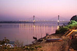 Мост на реке Ямуны в Аллахабад